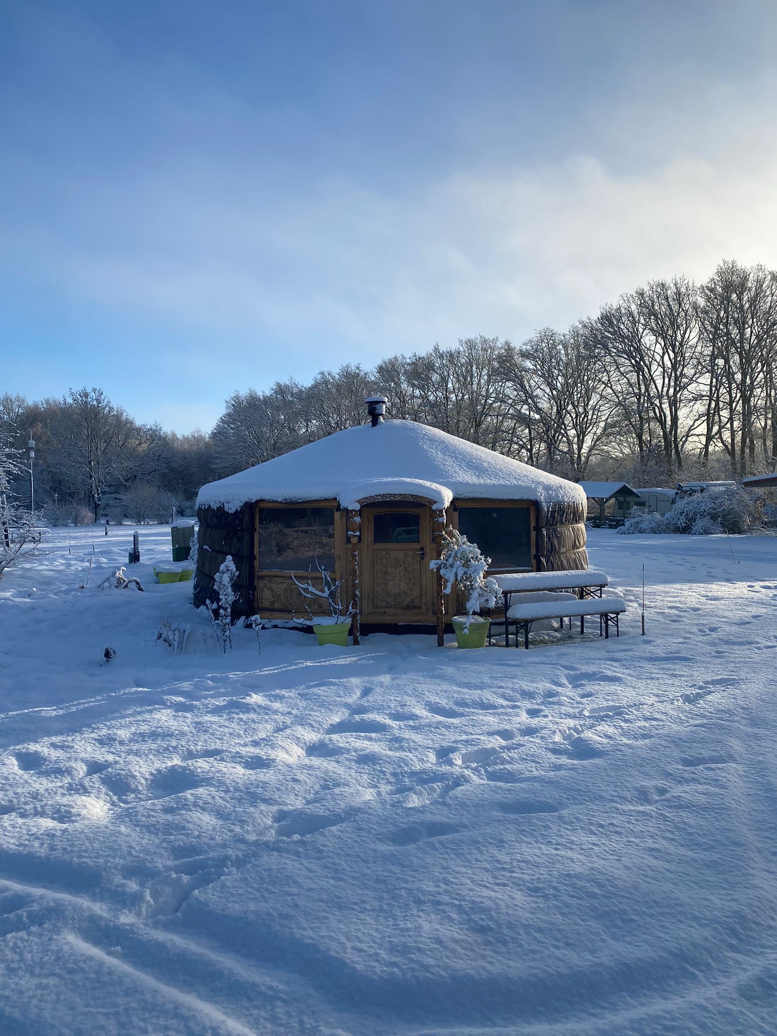 Onze ceremoniële ruimte - yurt in de sneeuw